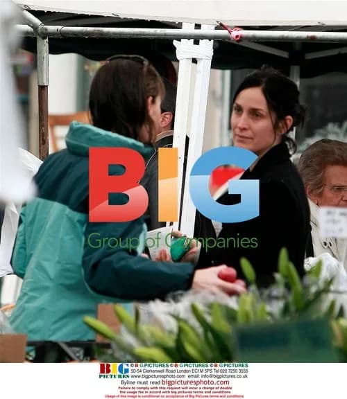 Jennifer Garner and Daughter Violet at Farmers Market