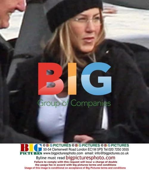 Jennifer Aniston Leaves Vancouver by Private Jet