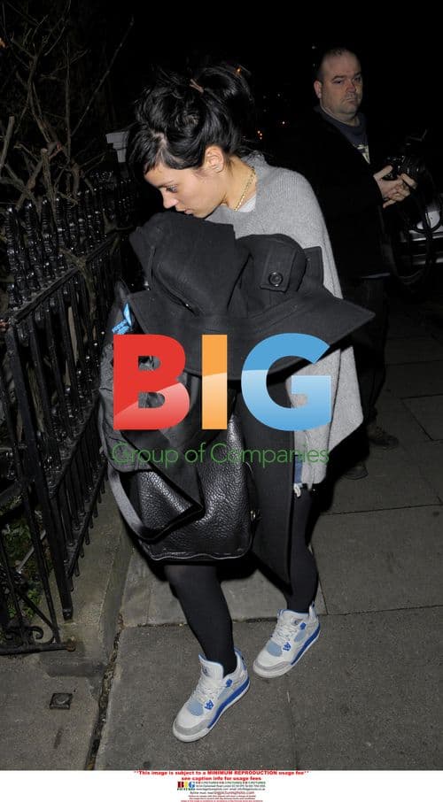 Lily Allen risks second parking ticket