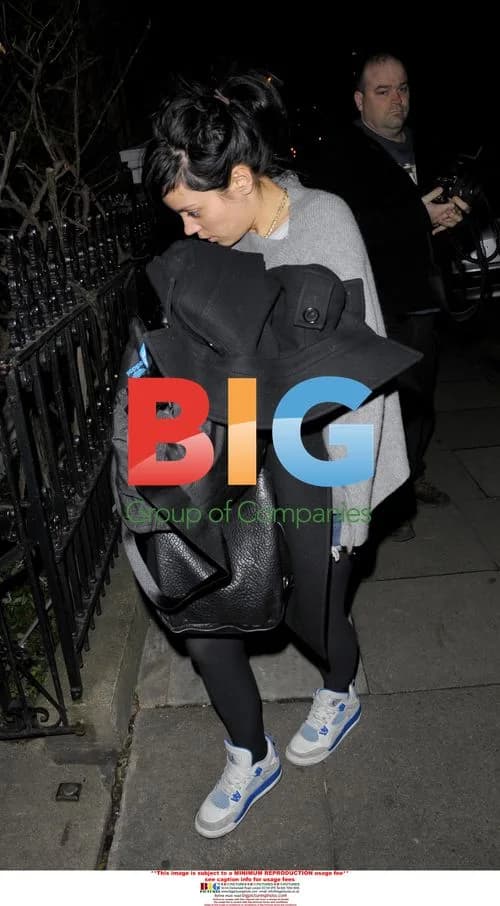 Lily Allen risks second parking ticket
