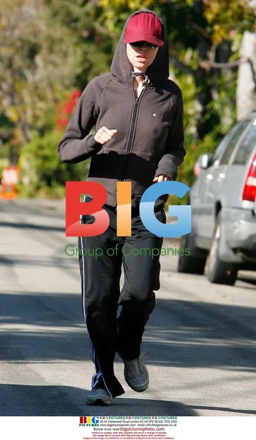 Naomi Watts Jogging with Trainer