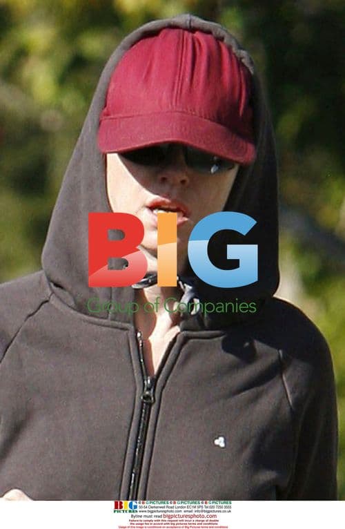 Naomi Watts Jogging with Trainer