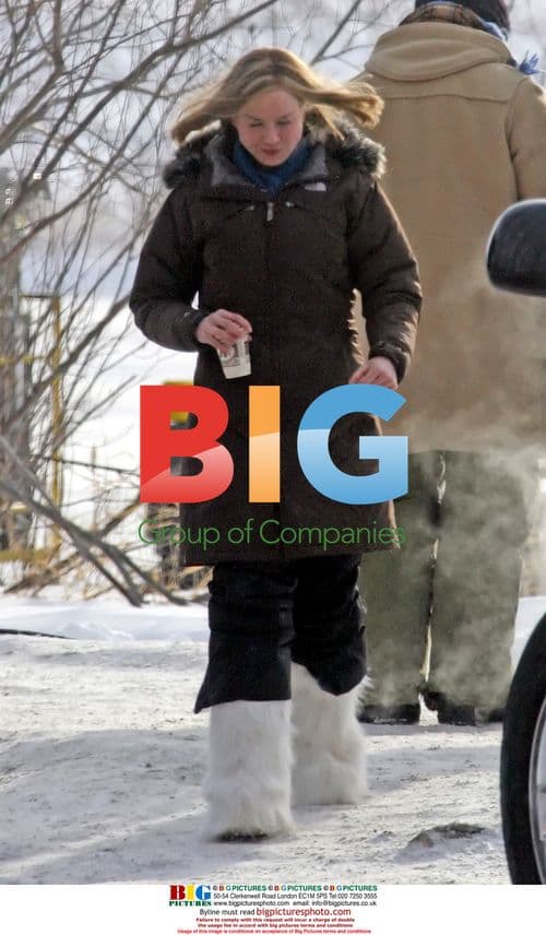 Renee Zellweger Braves Winnipeg Chill on 'Chilled in Miami' Set