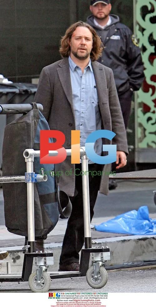 Russell Crowe on set of 'State of Play'