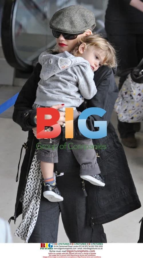 Gwen Stefani Departs LAX with Family
