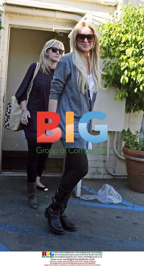 Lindsay Lohan Lunches in Beverly Hills