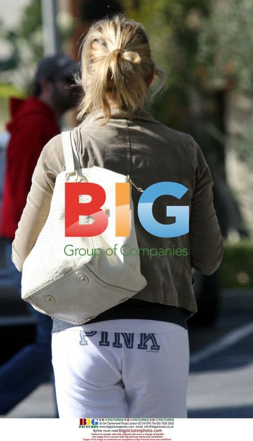 Rod Stewart and Family Out for Coffee