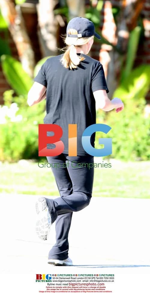 Reese Witherspoon Jogging in Los Angeles