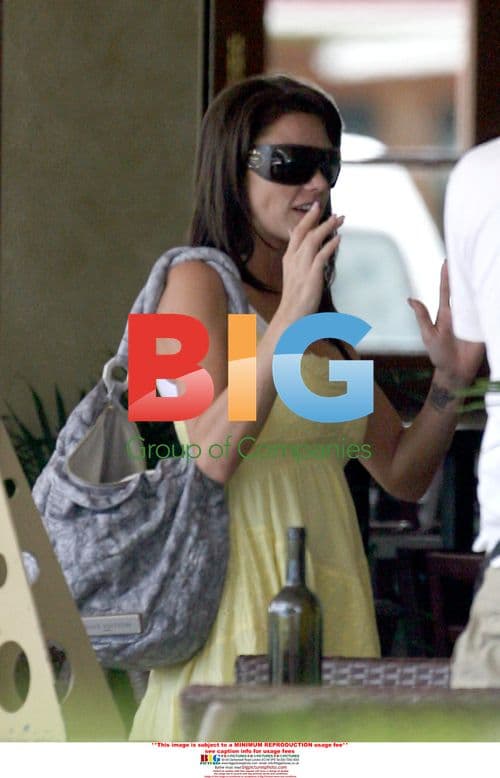 Katie Price (Jordan) Seen at Cafe without Ring