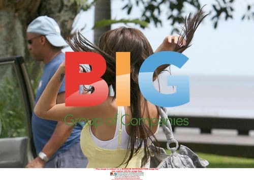 Katie Price (Jordan) out for breakfast in Australia