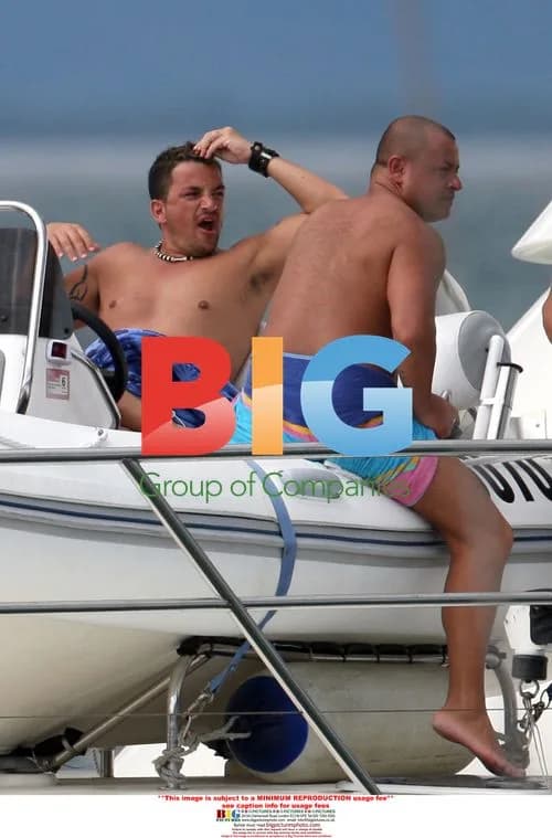 Katie Price, Peter Andre Leave Boat in Australia