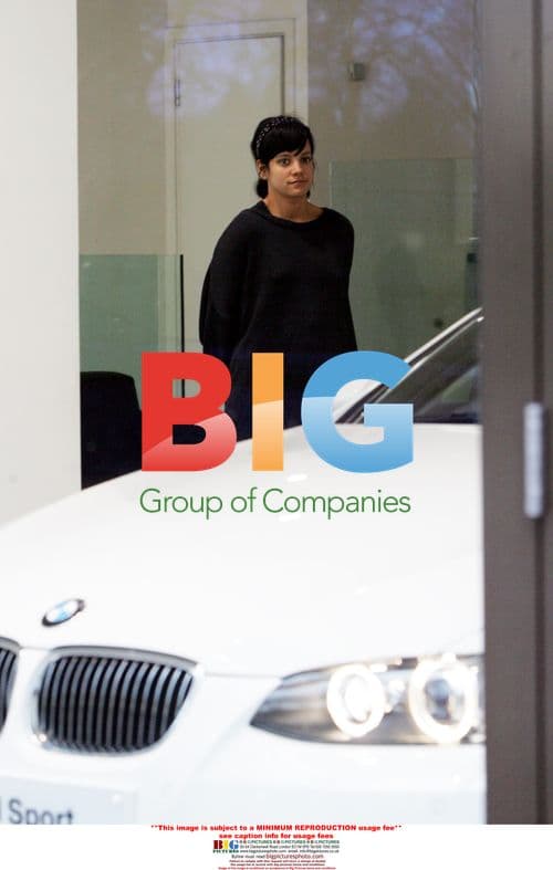 Lily Allen goes car shopping after miscarriage