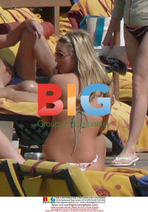 Alex Curran Enjoys Luxury Villa