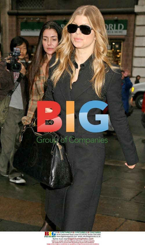 Fergie Arrives at Fashion Week 2008