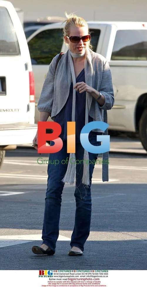 Naomi Watts steps out in Brentwood