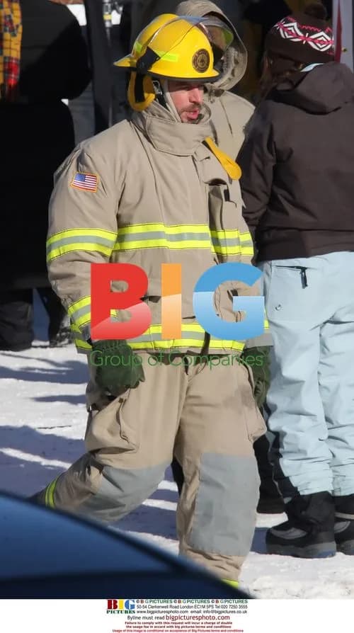 Chilled Renee Zellweger on 'Chilled in Miami' set in Manitoba