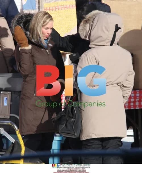 Renee Zellweger braves frigid Manitoba
