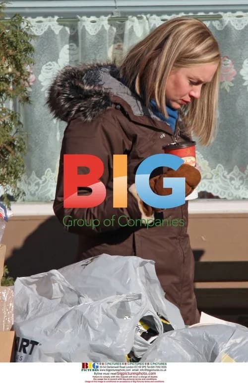 Renee Zellweger Braves Harsh Manitoba Weather
