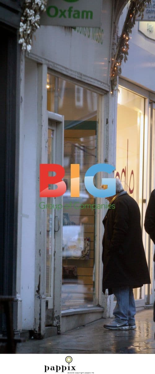 Terry O'Neill shopping in London