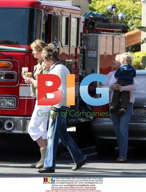 Rod Stewart & Family Out for Coffee