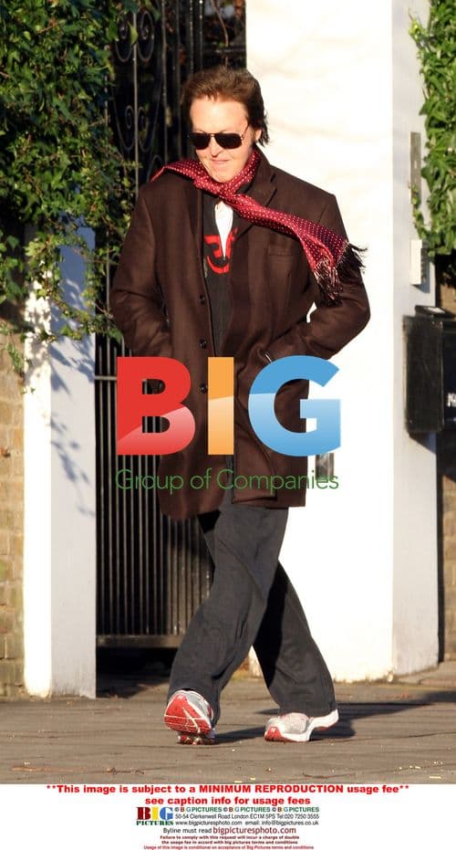 Paul McCartney Storms Off Photographers