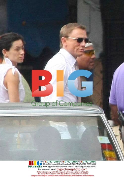 Daniel Craig and Gemma Atterton filming "Quantum of Solace"