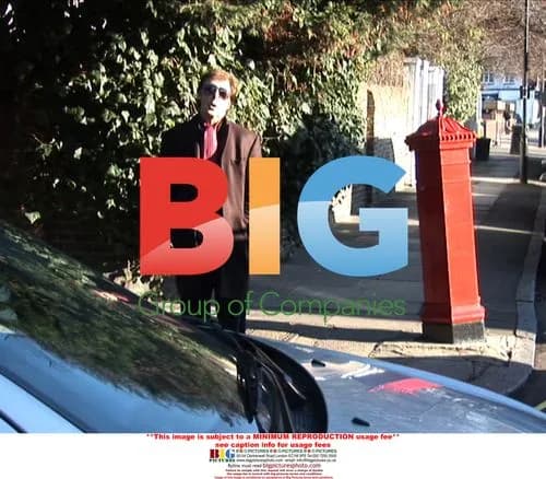 Paul McCartney Confronts Paparazzi