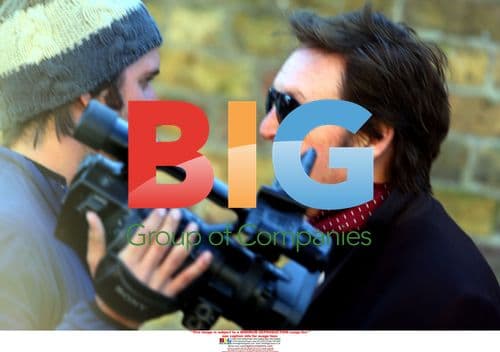 Paul McCartney confronts paparazzi