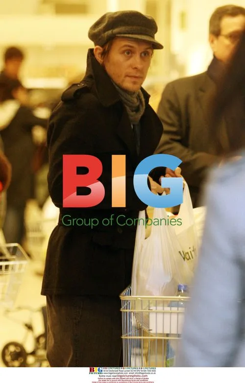 Mark Owen Goes Grocery Shopping