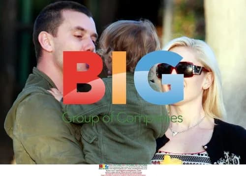 Pregnant Gwen Stefani with family in Malibu