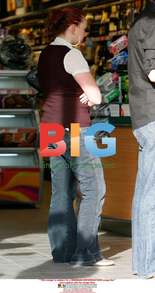 Celebrity Couple Enjoy Boozy Lunch Break