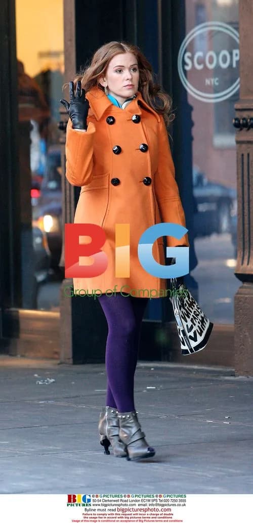 Isla Fisher films 'Confessions of a Shopaholic'