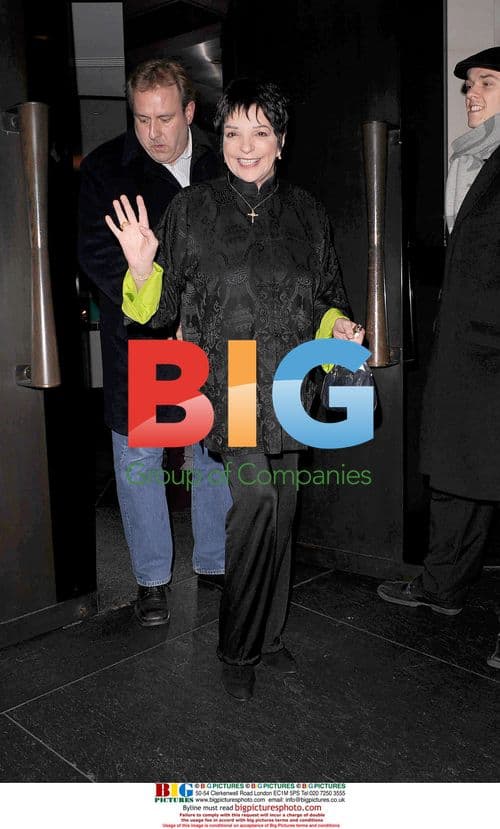 Liza Minelli leaving London restaurant