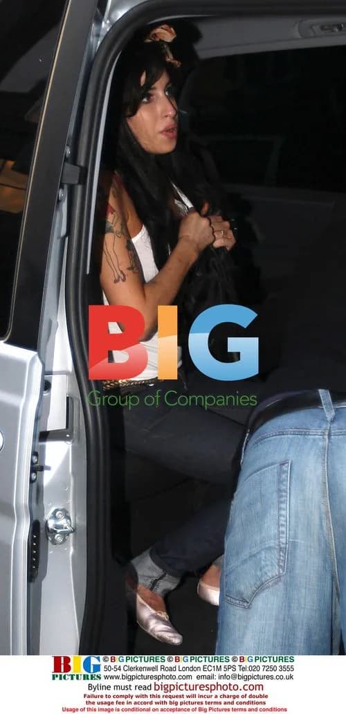 Amy Winehouse out shopping in London