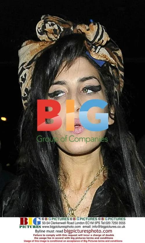Amy Winehouse Visits Friends in Soho