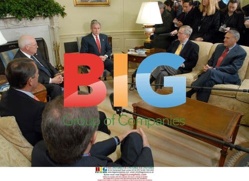 Bush Meets with Republican Leadership in Oval Office