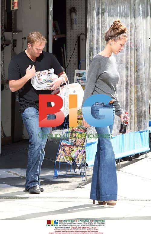 Jay Mohr and Nikki Cox at Newsstand