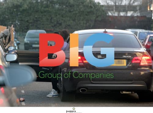 Lily Allen Dropped Off by Boyfriend