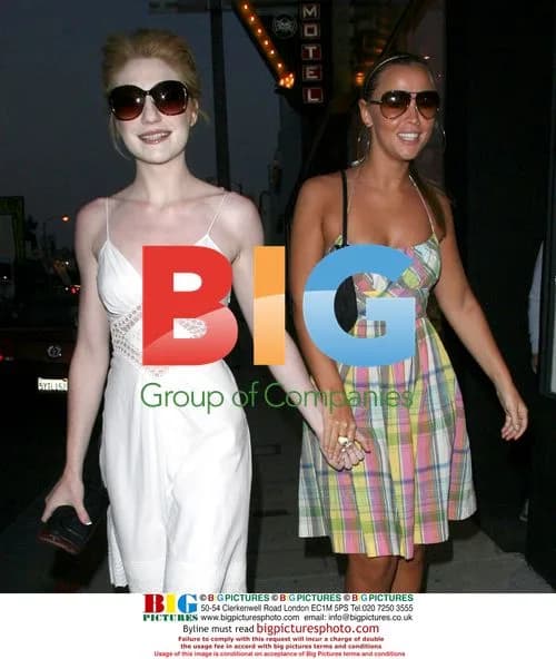 Girls Aloud singers Nicola and Kimberley shop in LA