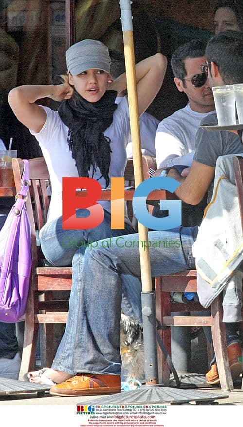 Pregnant Jessica Alba and Cash Warren Breakfast