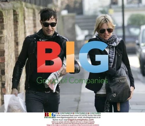 Kate Moss and Jamie Hince Arrive Home