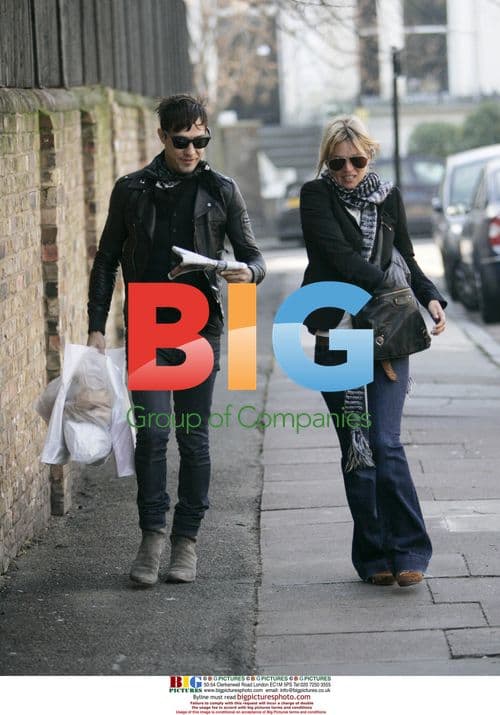 Kate Moss and Jamie Hince Arrive Home