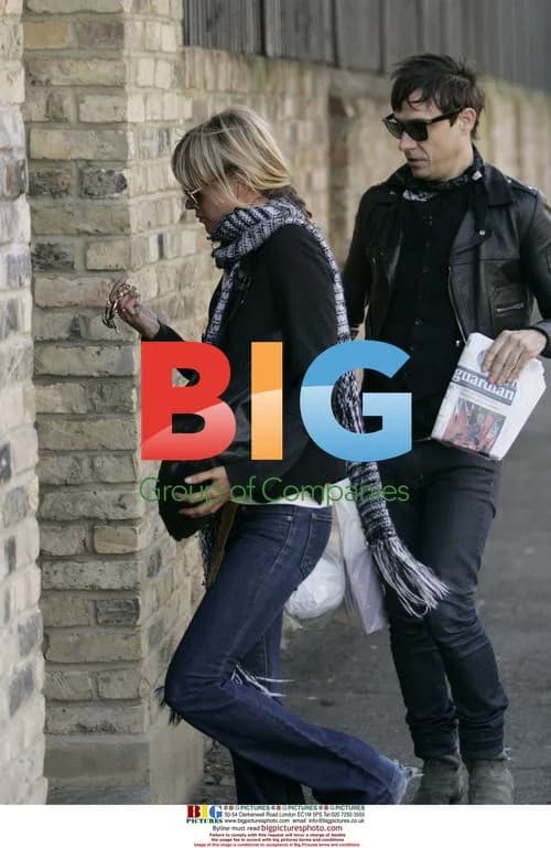 Kate Moss and Jamie Hince Arrive Home