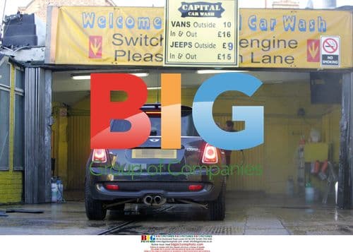 Lily Allen Leaves Doctor's Surgery