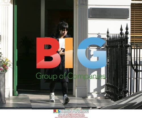 Lily Allen leaves doctor's office