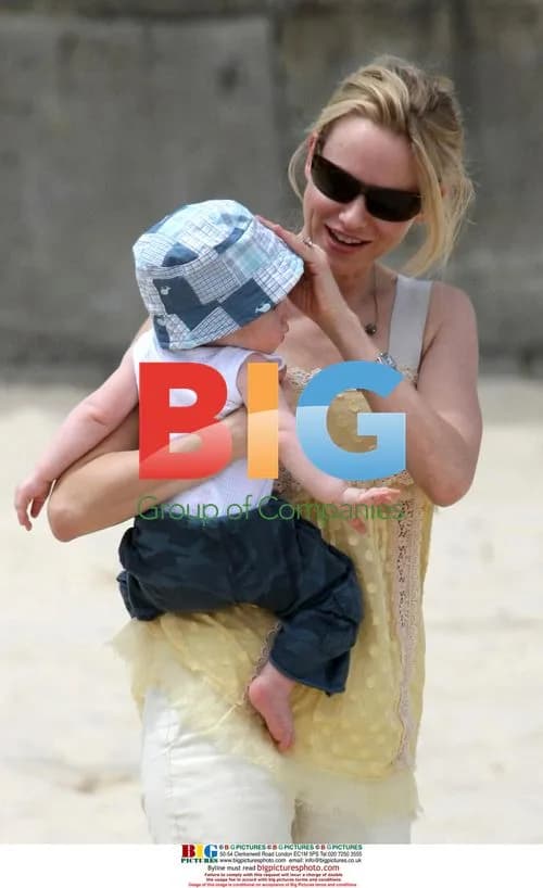 Naomi Watts & Son Visit North Bondi Beach