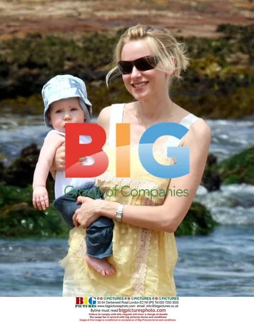 Naomi Watts plays on Bondi beach with son