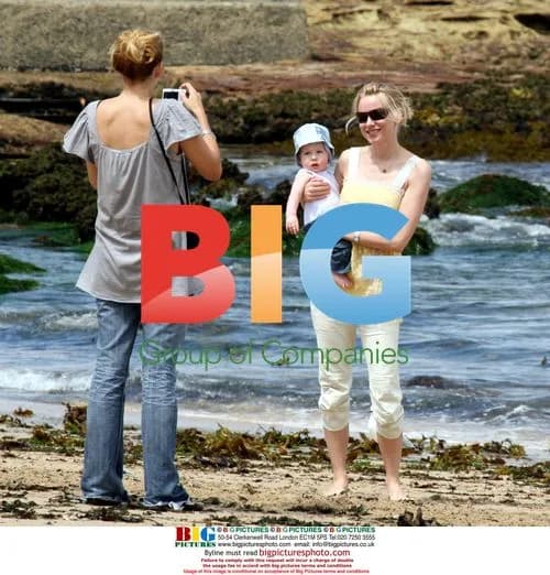 Naomi Watts plays with son on Bondi Beach