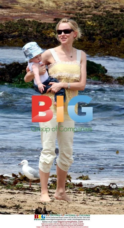 Naomi Watts plays on Bondi beach with son