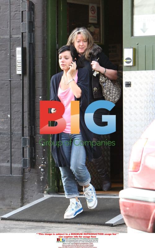 Lily Allen Upset After Break Up